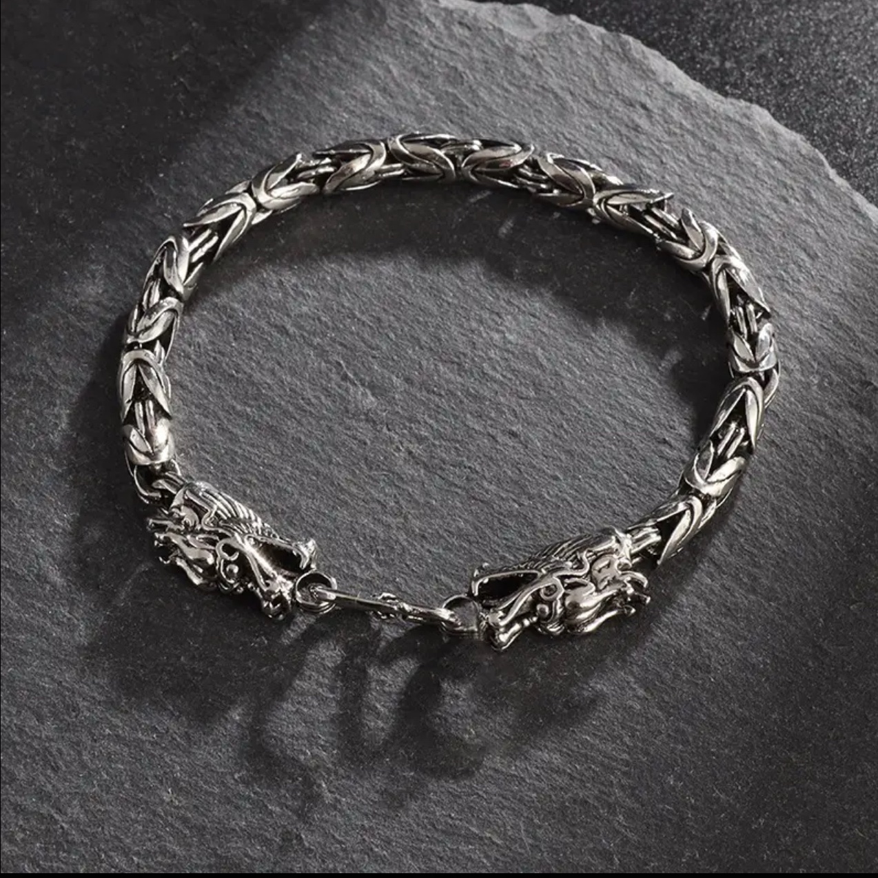 Le bracelet Dragon Eternel